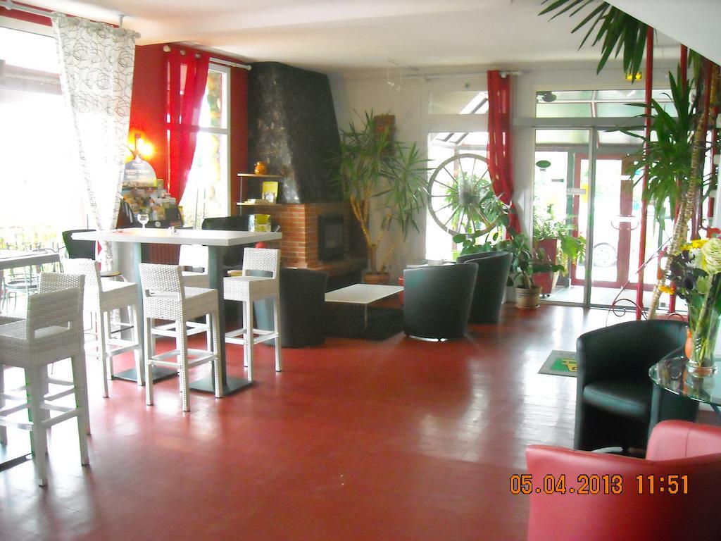 Logis Hotels - Hotel Et Restaurant Le Relais Des Garrigues Grisolles  Экстерьер фото